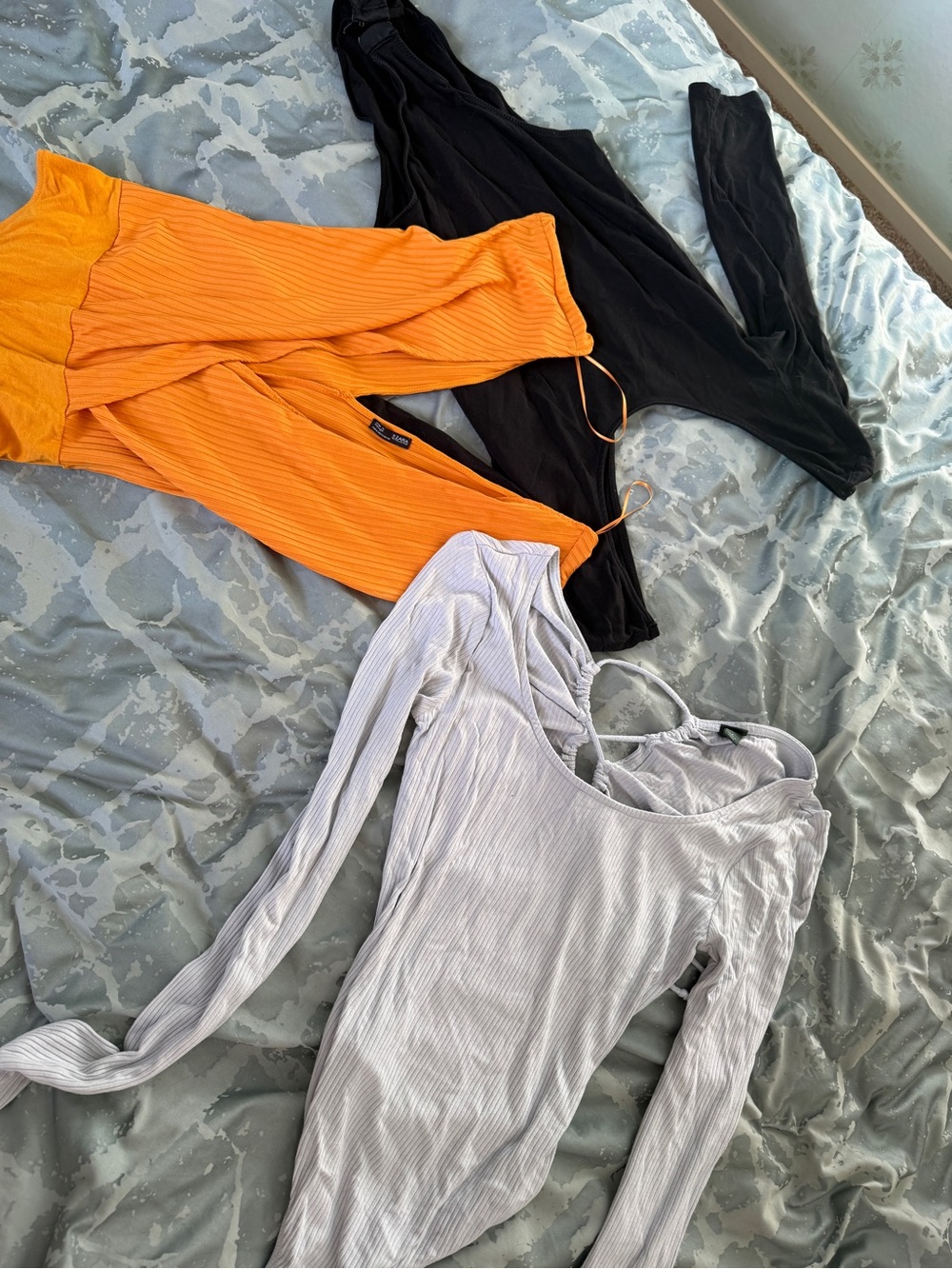3-Piece Long Sleeve Bodysuit Bundle Zara Forever 21 Wild Fable Size Small
